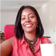 Doy terapias de lenguaje a niños jovenes y adultos con patologias y sin ellas. Estoy entrenda e el área de lectura y escritura